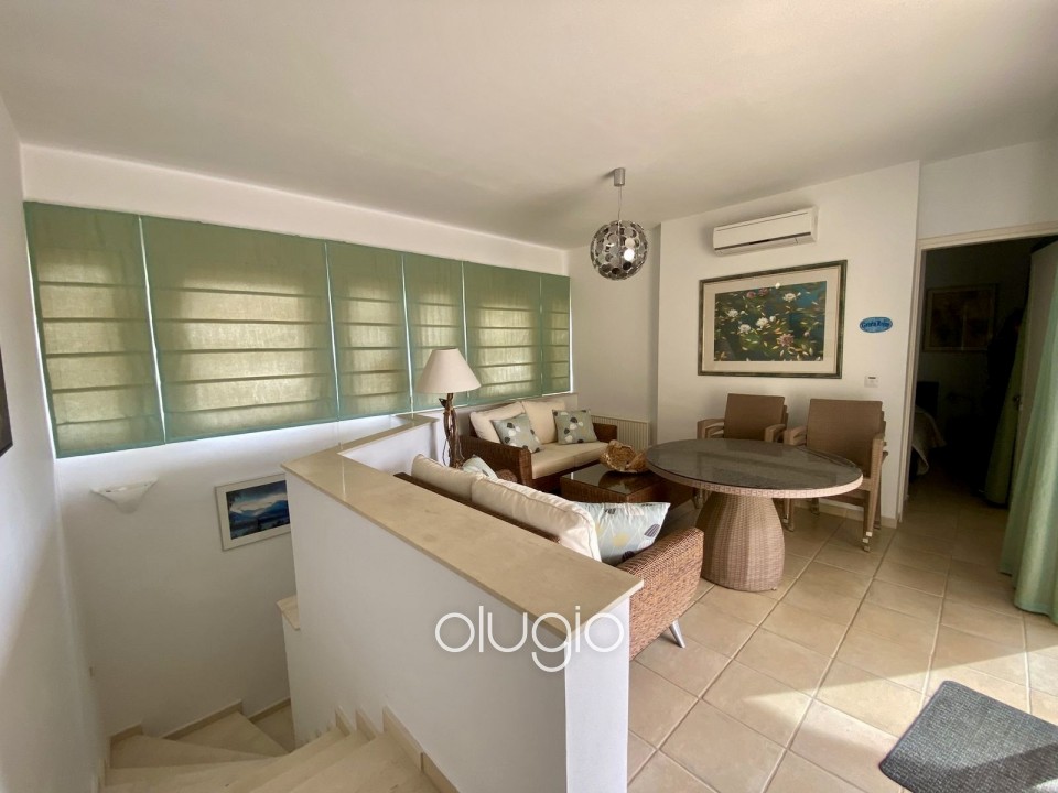 Detached Villa For Sale in Coral Bay
