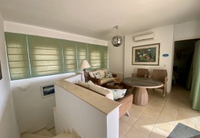 Detached Villa For Sale in Coral Bay