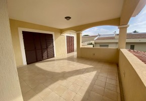 Detached Villa For Sale in Coral Bay