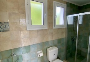 Detached Villa For Sale in Coral Bay