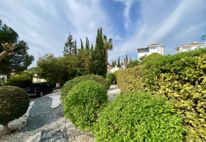 Detached Villa For Sale in Coral Bay