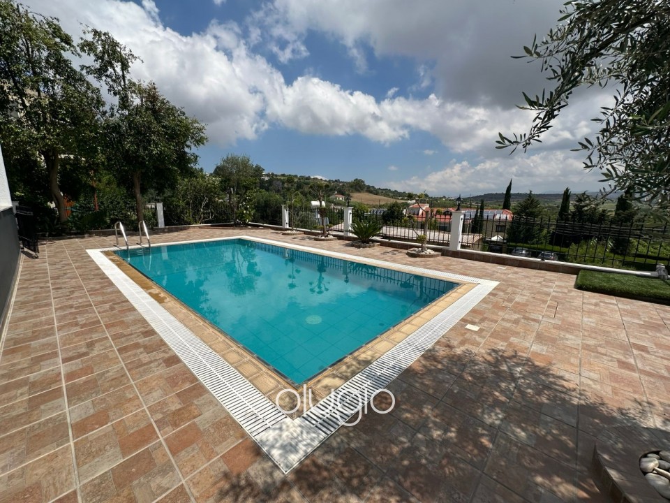 Detached Villa For Rent in Stroumpi