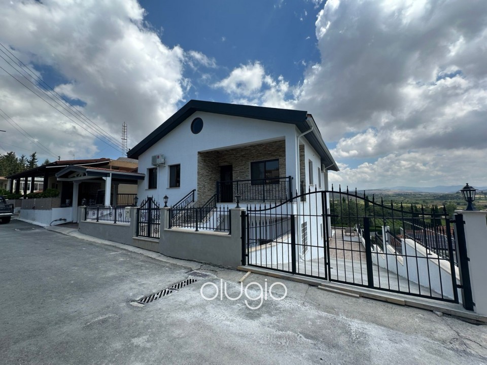 Detached Villa For Rent in Stroumpi