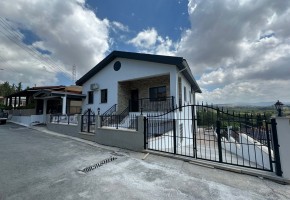 Detached Villa For Rent in Stroumpi