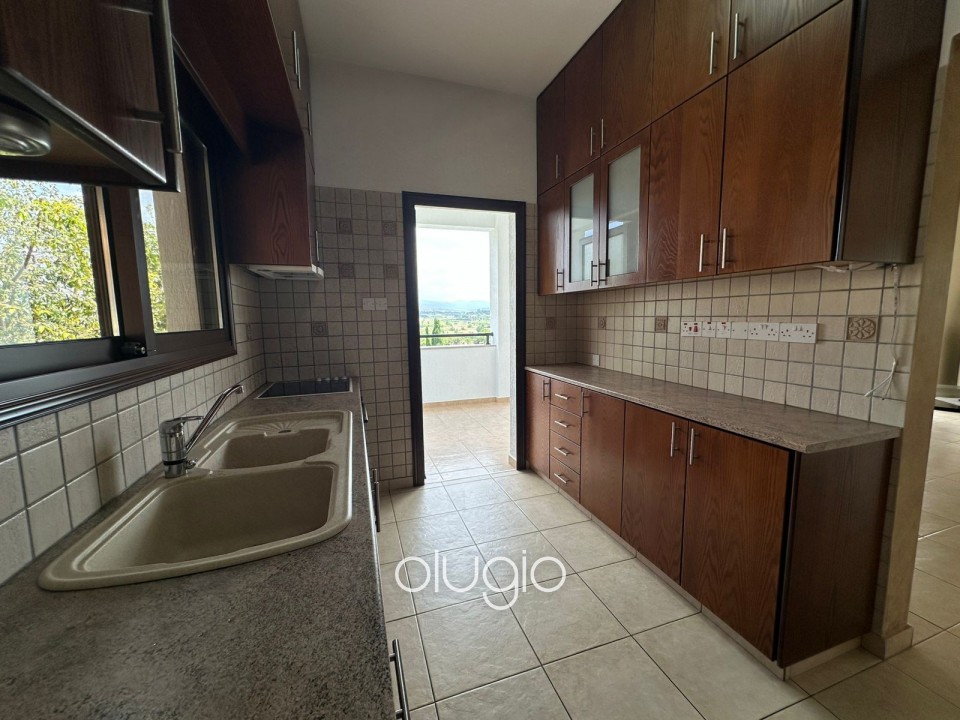 Detached Villa For Rent in Stroumpi