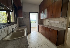 Detached Villa For Rent in Stroumpi