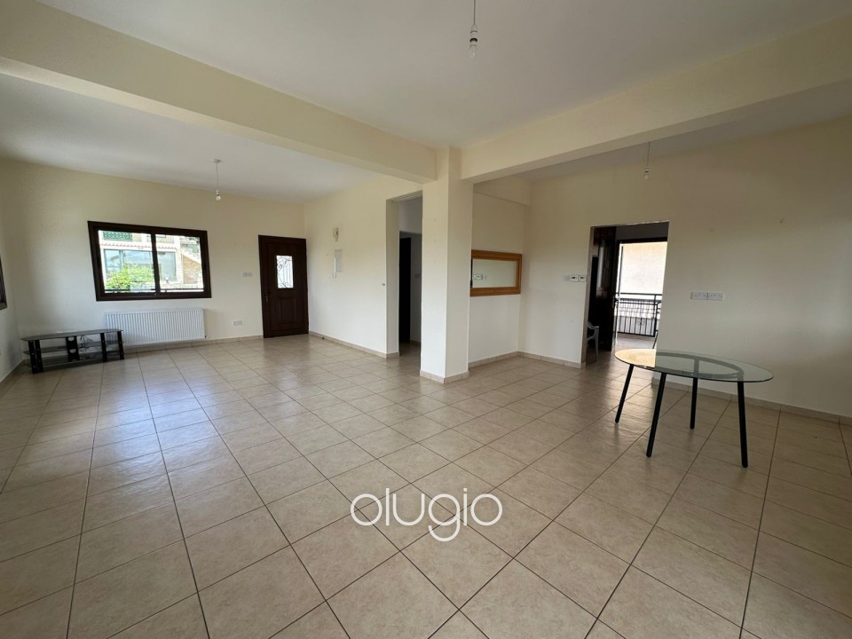 Detached Villa For Rent in Stroumpi