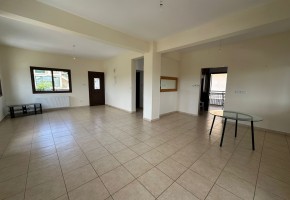 Detached Villa For Rent in Stroumpi