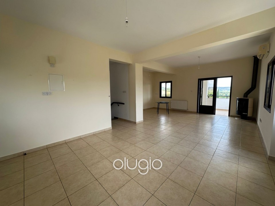 Detached Villa For Rent in Stroumpi