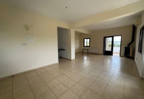 Detached Villa For Rent in Stroumpi