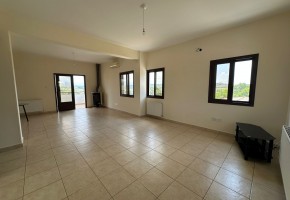 Detached Villa For Rent in Stroumpi