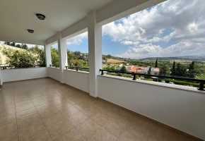 Detached Villa For Rent in Stroumpi