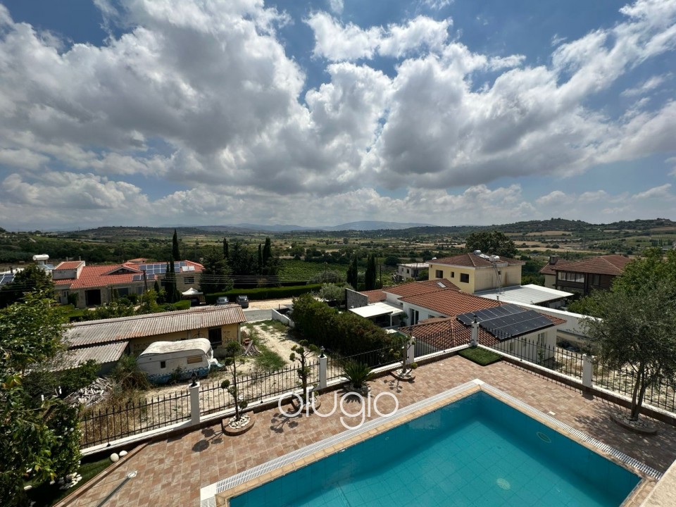 Detached Villa For Rent in Stroumpi