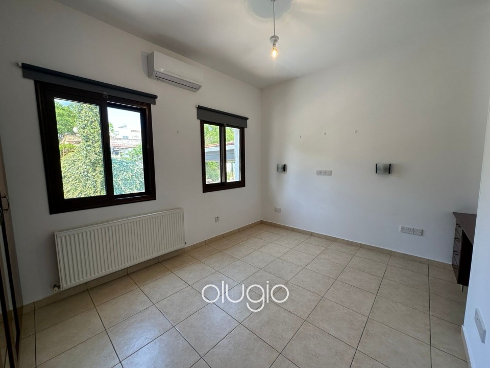 Detached Villa For Rent in Stroumpi