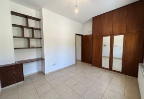 Detached Villa For Rent in Stroumpi