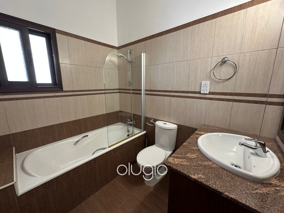 Detached Villa For Rent in Stroumpi