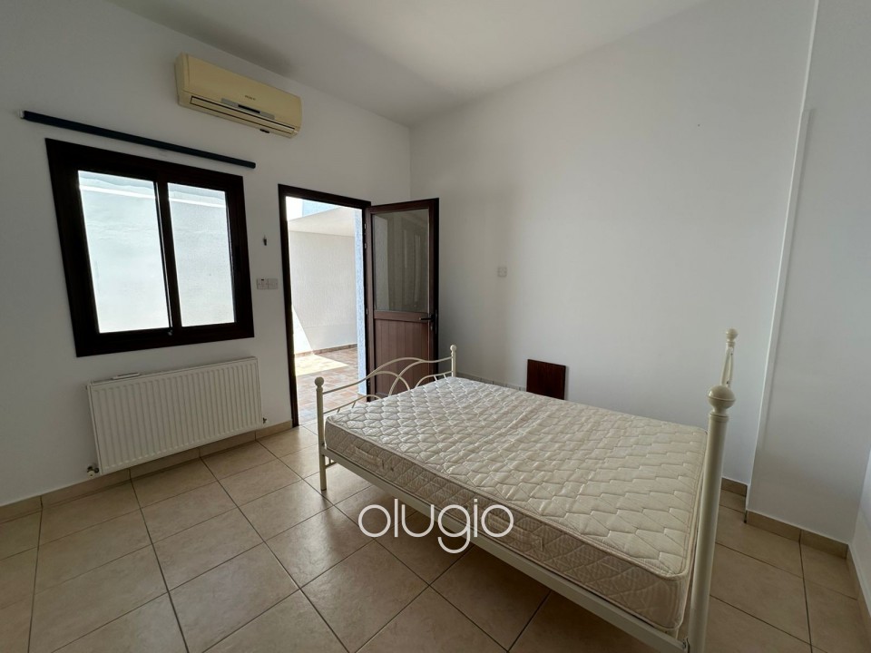 Detached Villa For Rent in Stroumpi
