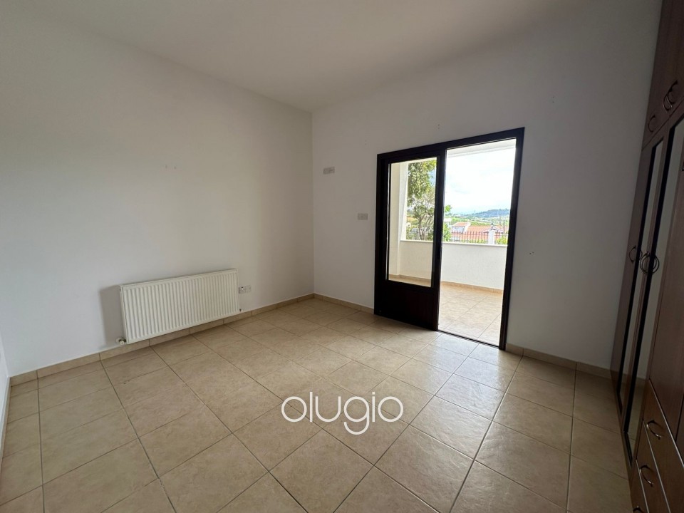 Detached Villa For Rent in Stroumpi