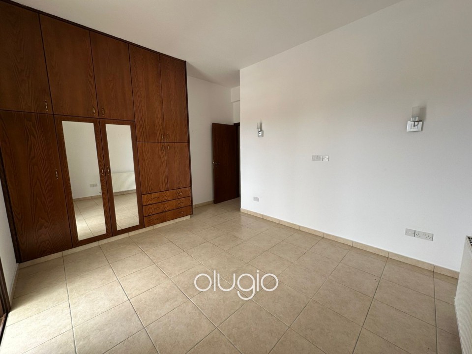 Detached Villa For Rent in Stroumpi