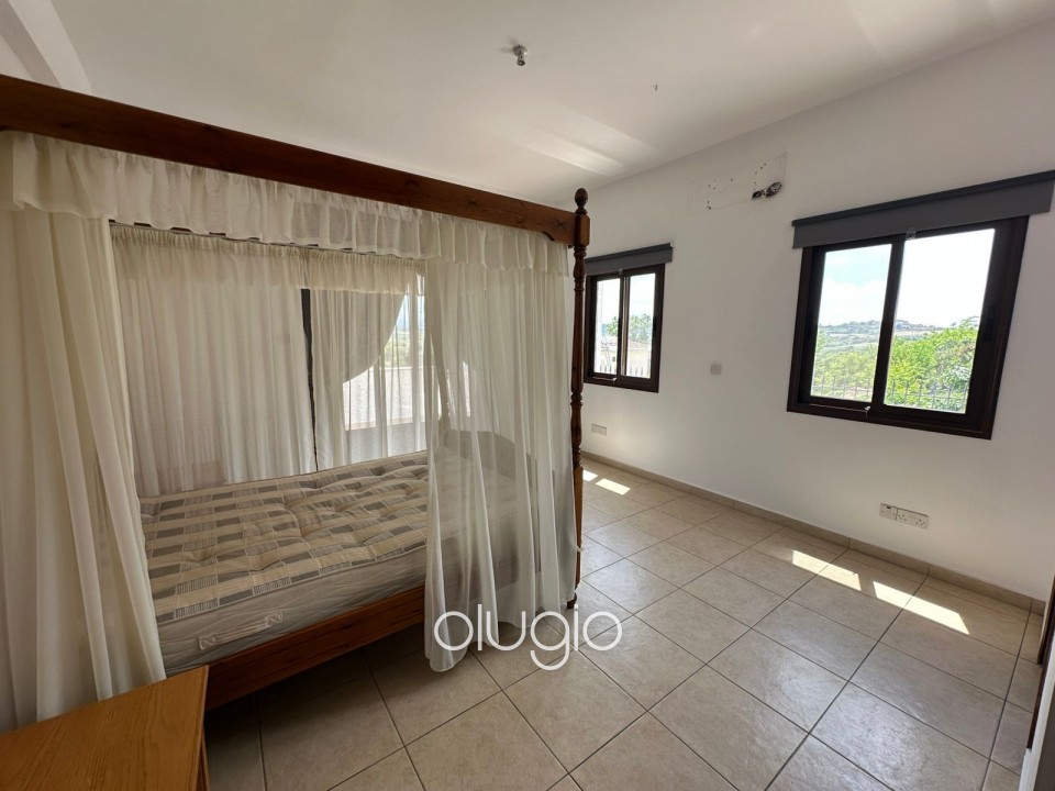 Detached Villa For Rent in Stroumpi