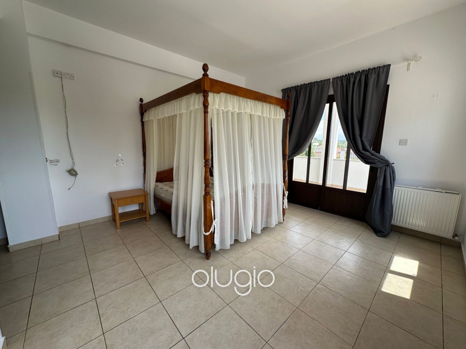 Detached Villa For Rent in Stroumpi