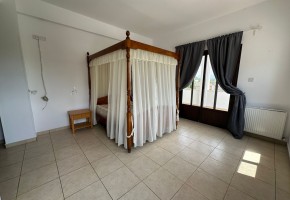 Detached Villa For Rent in Stroumpi