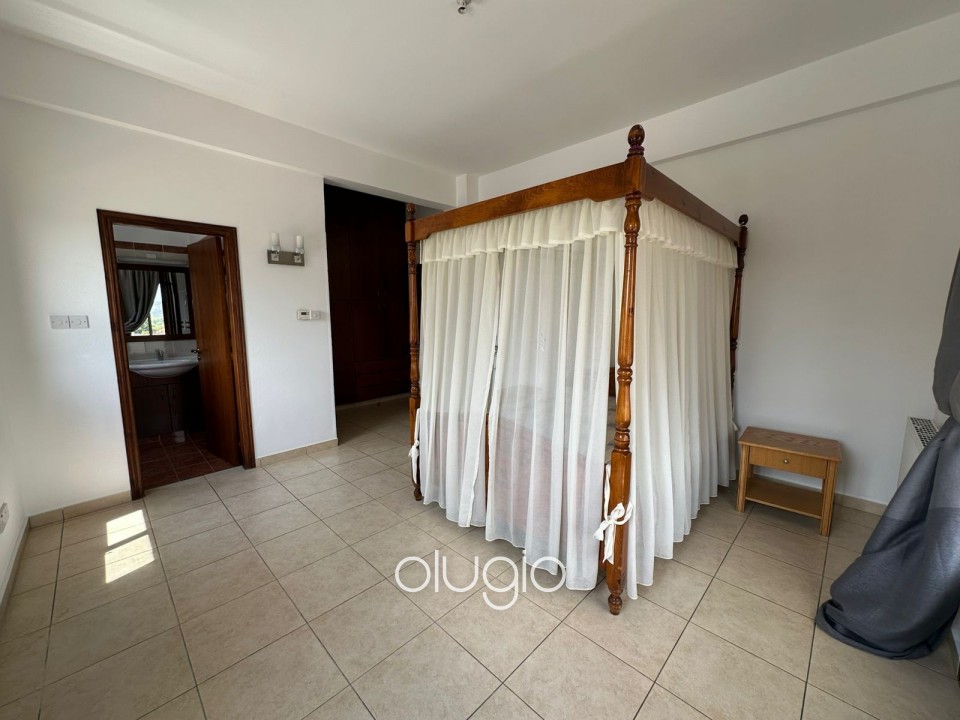 Detached Villa For Rent in Stroumpi