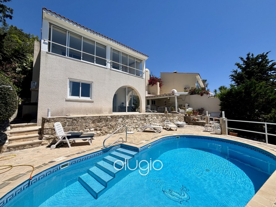 Detached Villa For Sale in Kamares - Tala
