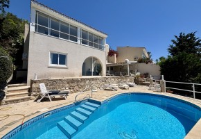 Detached Villa For Sale in Kamares - Tala, Paphos - SL24312