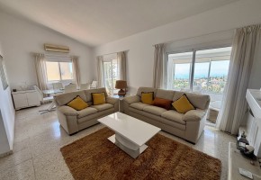 Detached Villa For Sale in Kamares - Tala