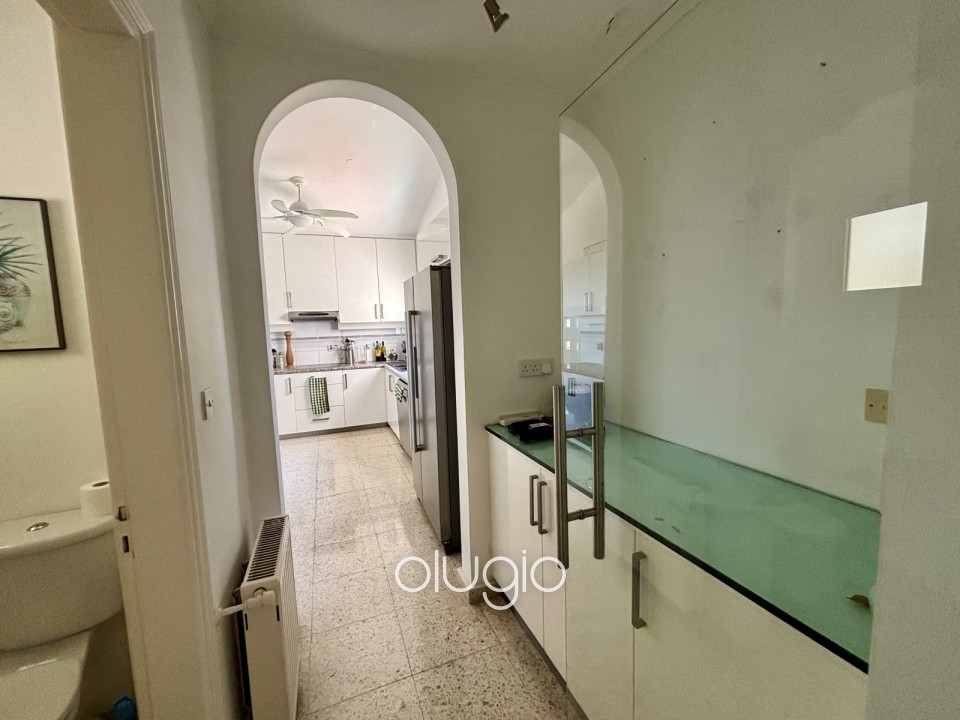 Detached Villa For Sale in Kamares - Tala