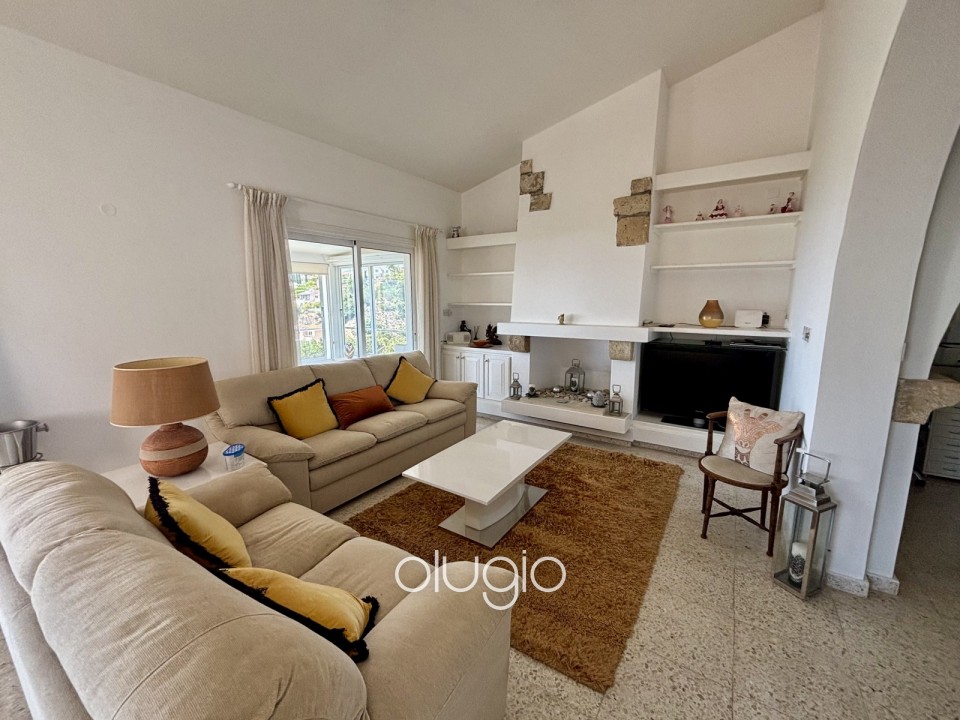Detached Villa For Sale in Kamares - Tala