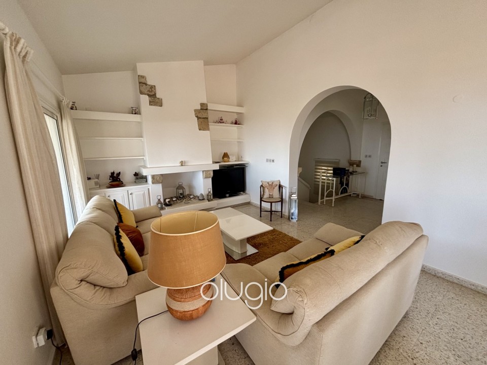 Detached Villa For Sale in Kamares - Tala