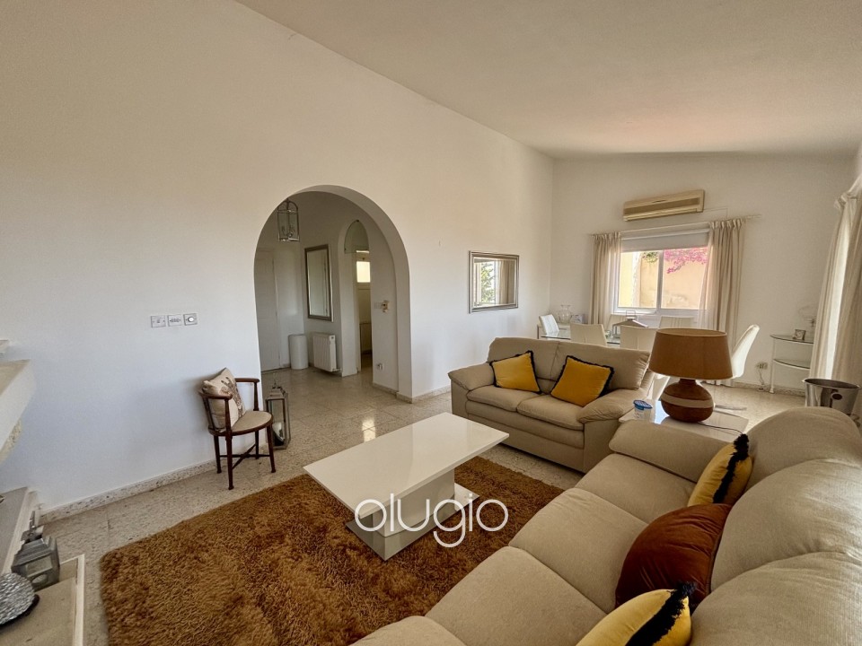 Detached Villa For Sale in Kamares - Tala