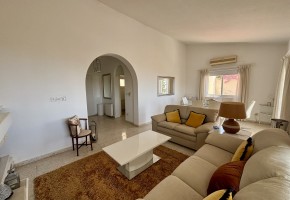Detached Villa For Sale in Kamares - Tala
