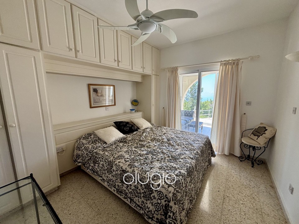Detached Villa For Sale in Kamares - Tala