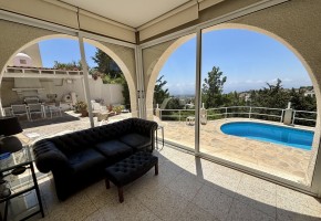 Detached Villa For Sale in Kamares - Tala