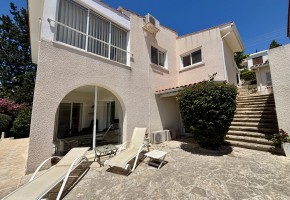 Detached Villa For Sale in Kamares - Tala