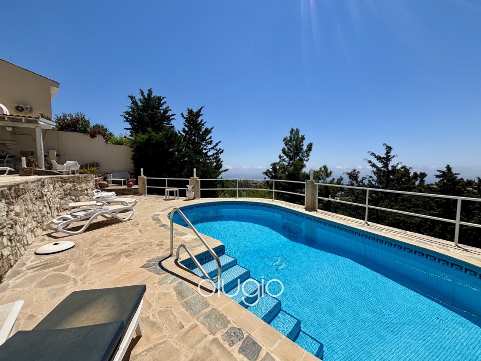 Detached Villa For Sale in Kamares - Tala