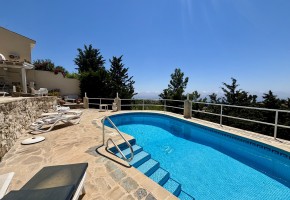 Detached Villa For Sale in Kamares - Tala