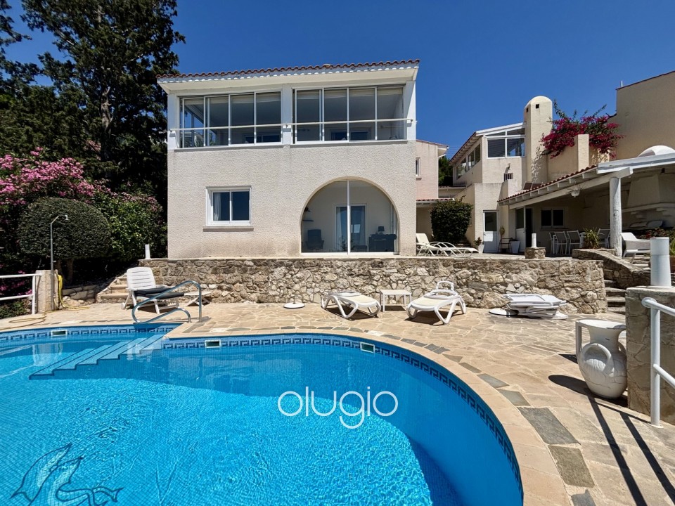 Detached Villa For Sale in Kamares - Tala