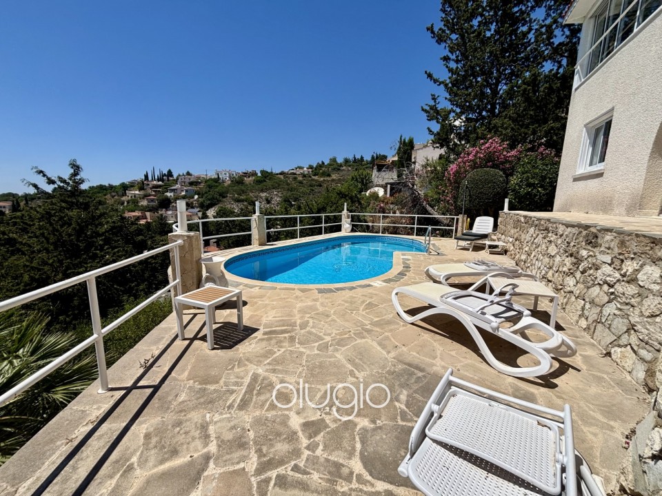 Detached Villa For Sale in Kamares - Tala