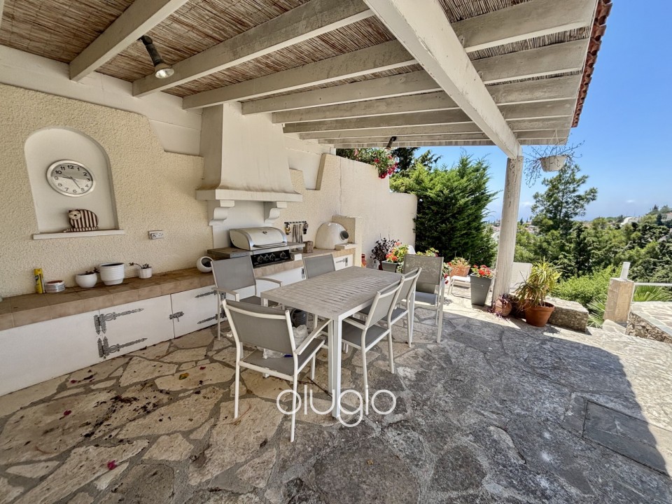 Detached Villa For Sale in Kamares - Tala