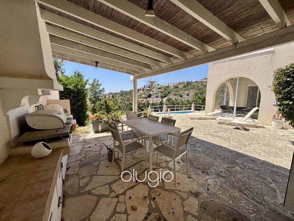 Detached Villa For Sale in Kamares - Tala
