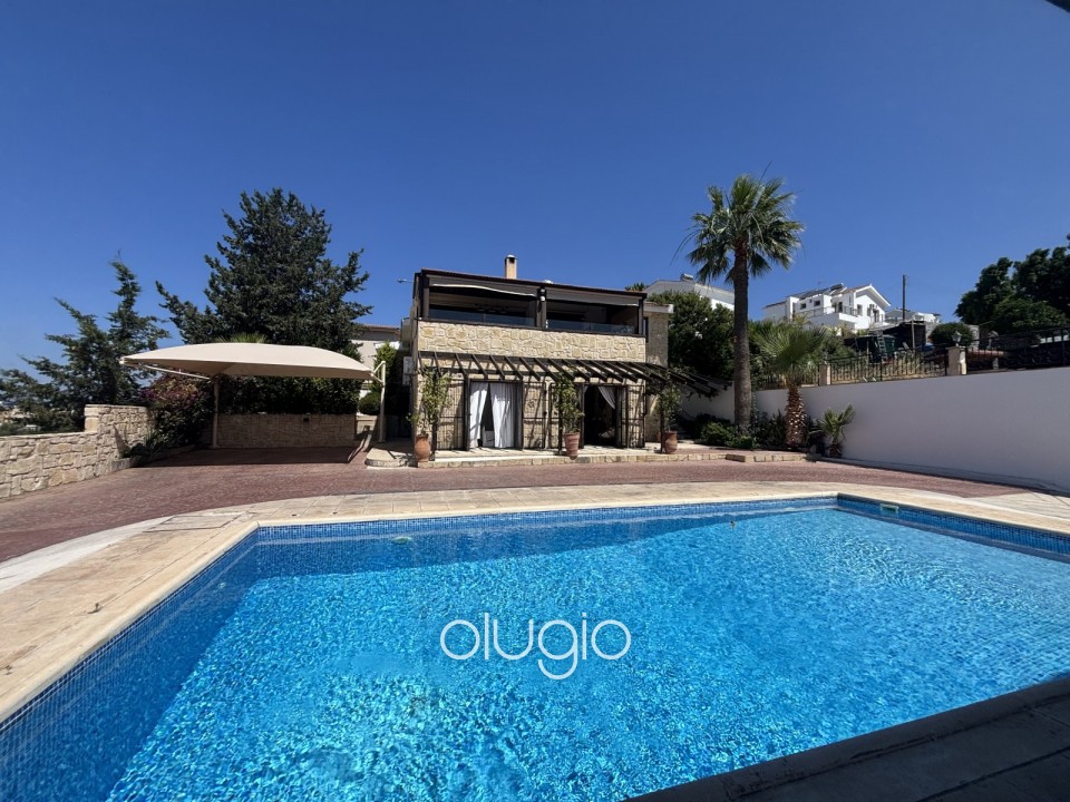 Detached Villa For Sale in Peyia