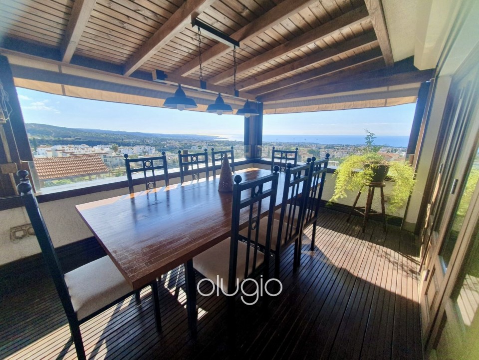 Detached Villa For Sale in Peyia