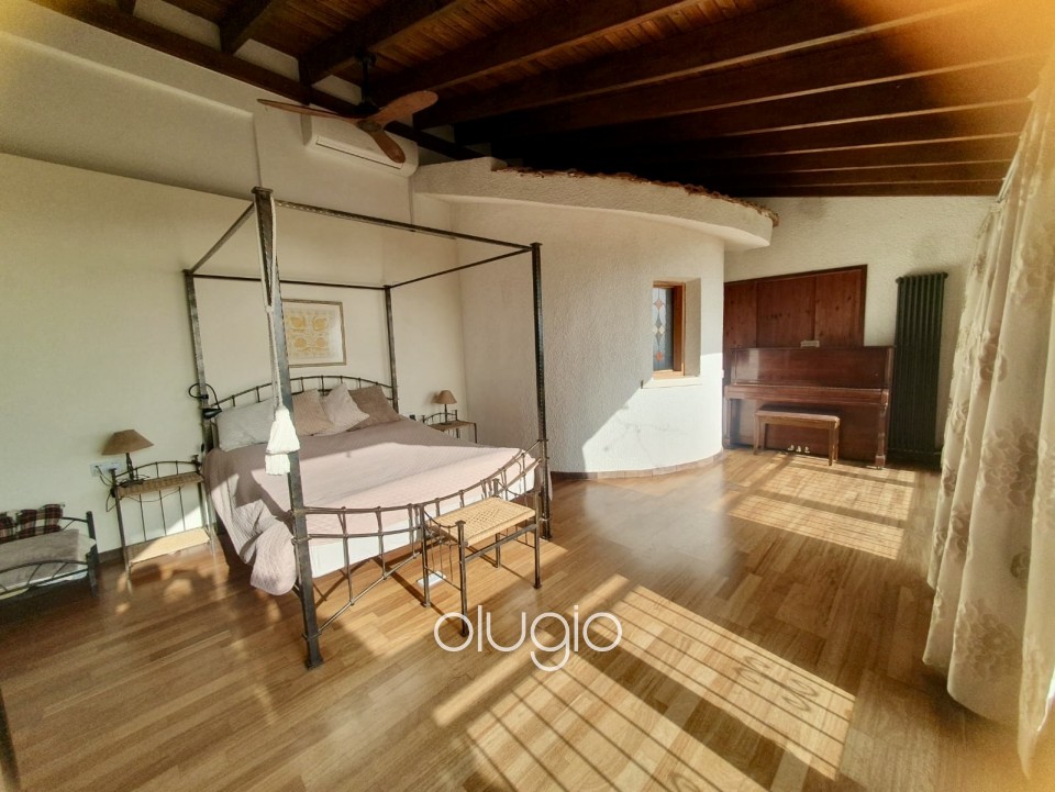 Detached Villa For Sale in Peyia