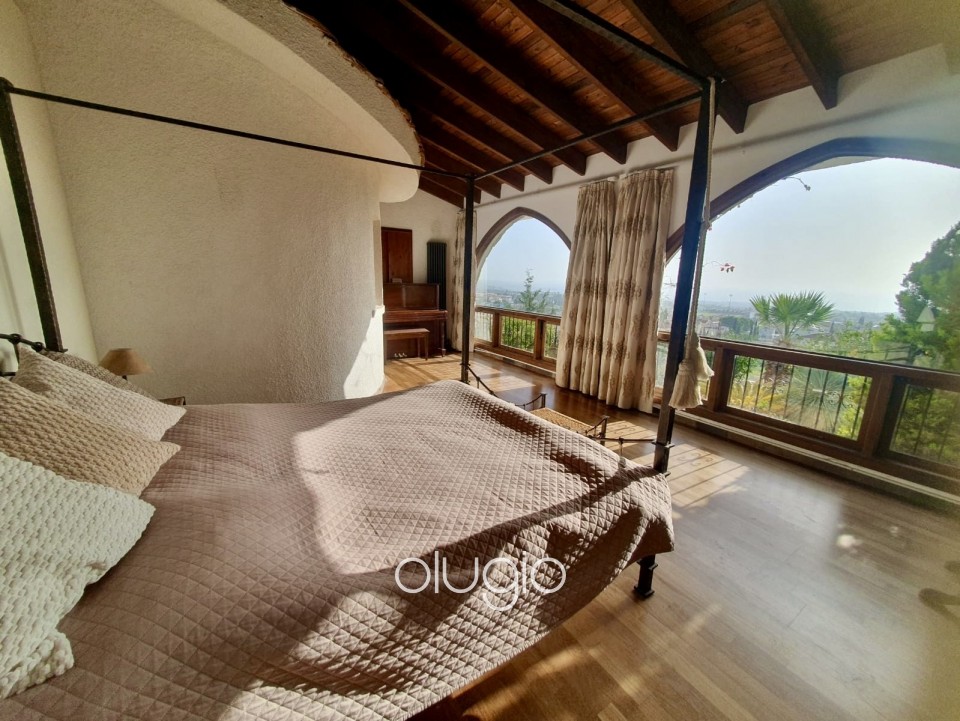 Detached Villa For Sale in Peyia