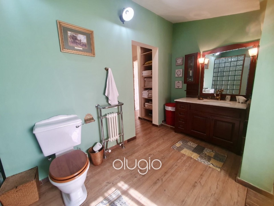 Detached Villa For Sale in Peyia