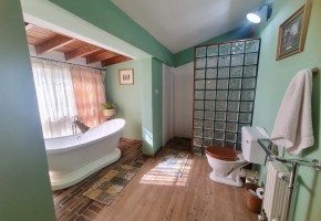 Detached Villa For Sale in Peyia